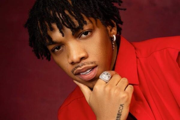 Tekno – She Hold Me for Work